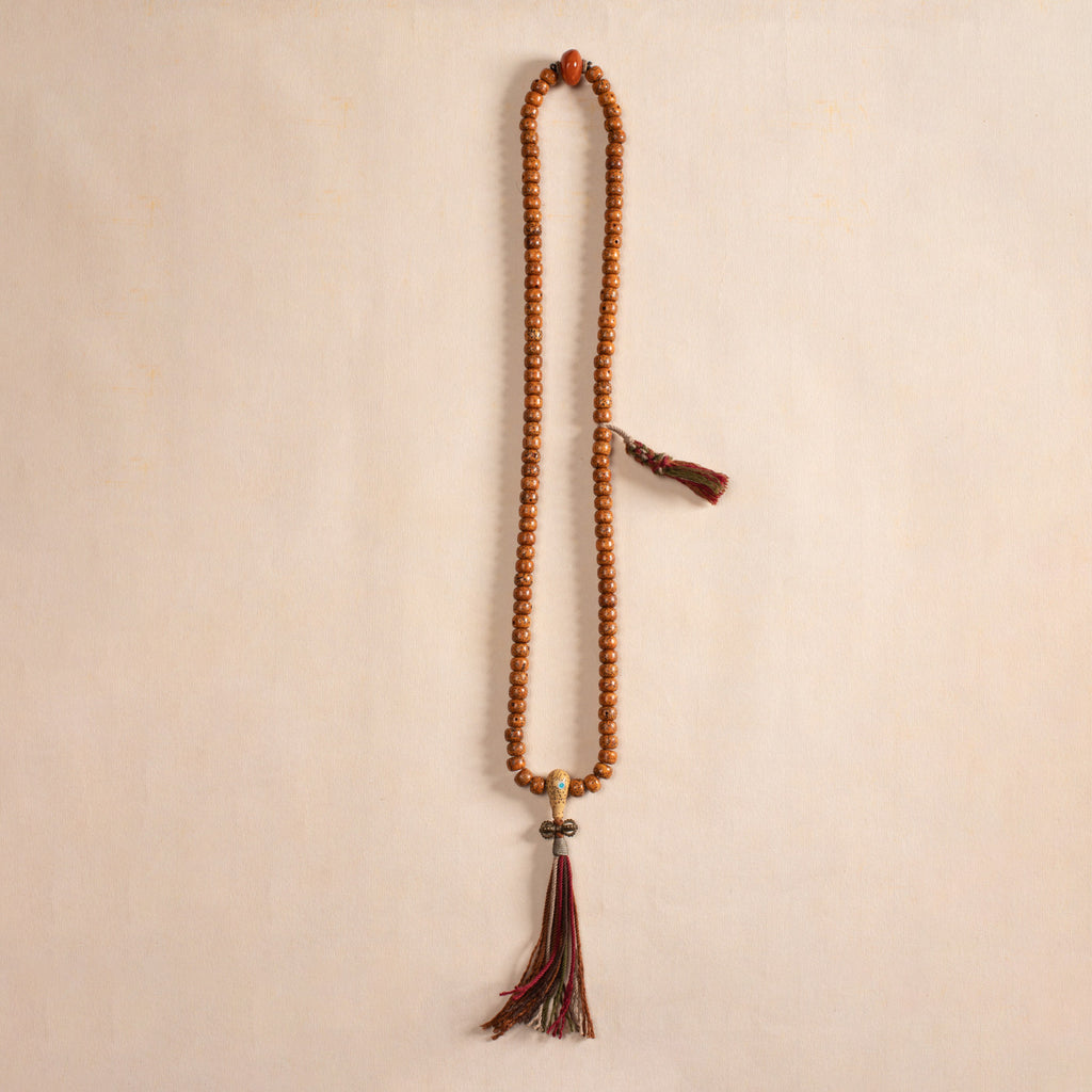 Kangba Guanzhao Xingyue bodhi 108 mala shown as a necklace with tassel